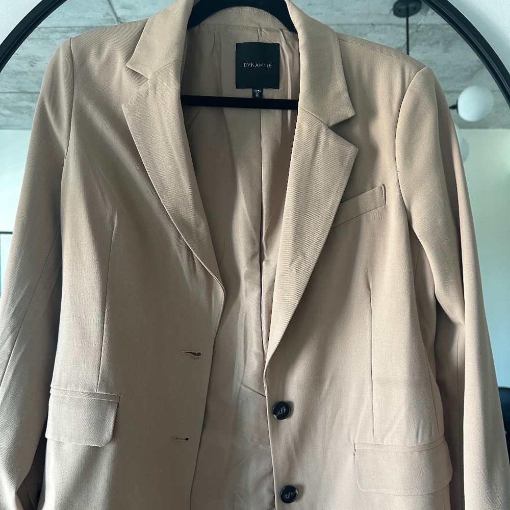 Dynamite Beige Blazer
